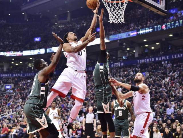 年轻足球运 年轻足球运